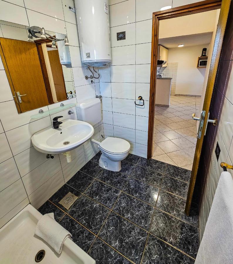Aenona Sea View Apartments 宁 外观 照片